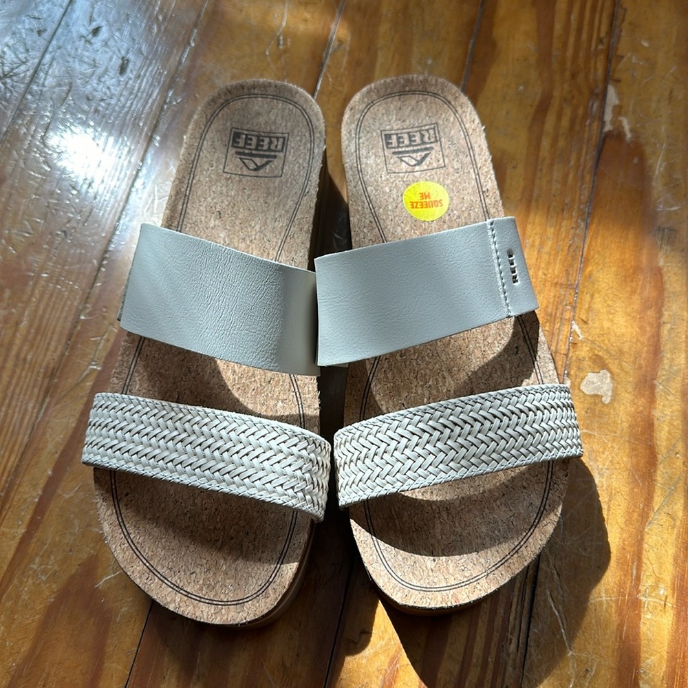 Reef Cushion Vista Hi sandals size 8